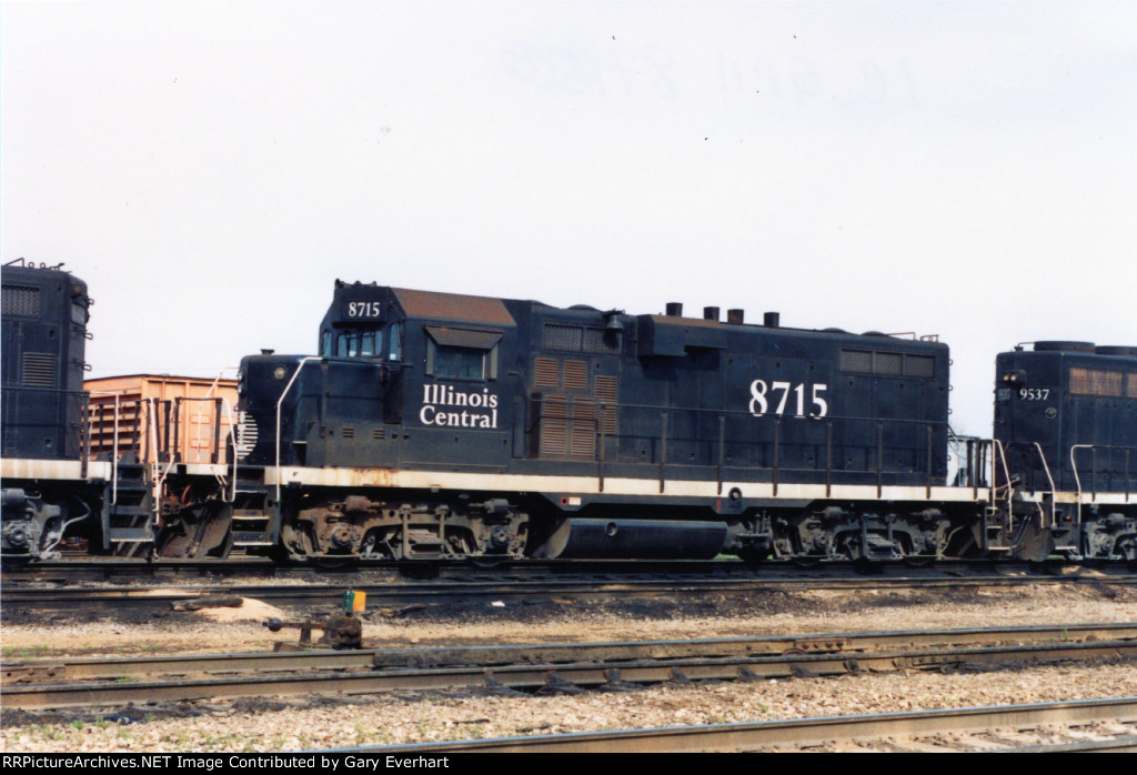IC GP11 #8715 - Illinois Central